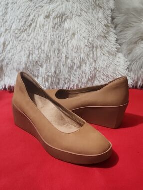 Vionic Sereno -Classic Tan Wedge Pumps - Women's Comfort Heels